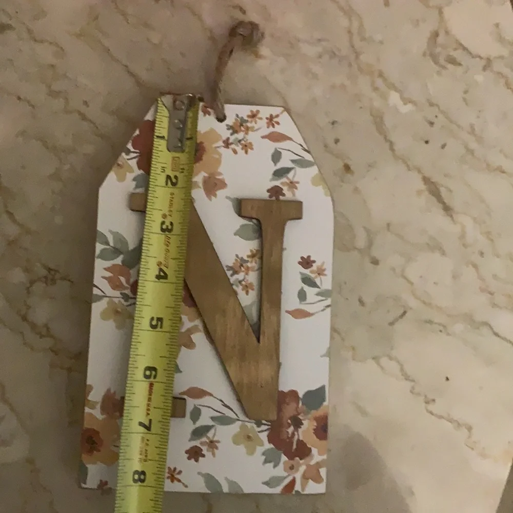 8”‎ Monogrammed Wood Tabletop Fall Foliage Tag By Ashland - Letter “L”